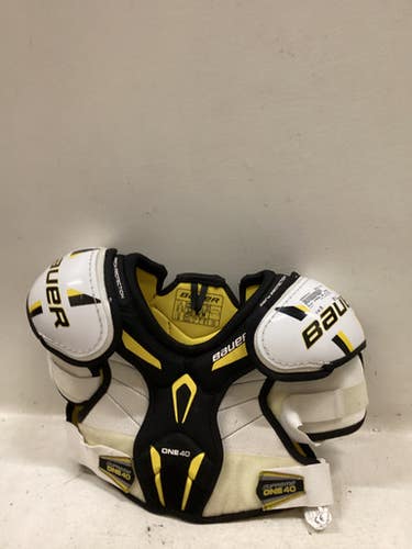 Used Bauer Supreme One 40 Junior Shoulder Pads Md 11725-s000502334