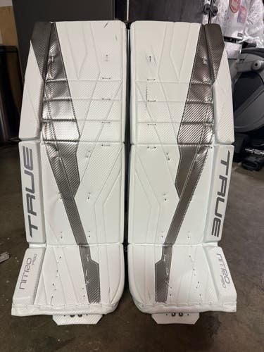 34+2 True Catalyst Nitro Pro Goalie Leg Pads (Like New)