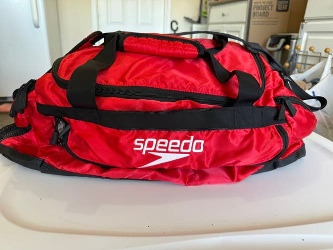 (Used) Speedo Performance Small Pro Duffle Bag - Red/Black