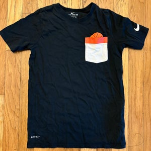 Black Small Boys Nike Shirt (Used)