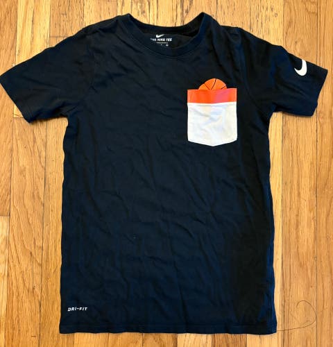 Black Small Boys Nike Shirt (Used)