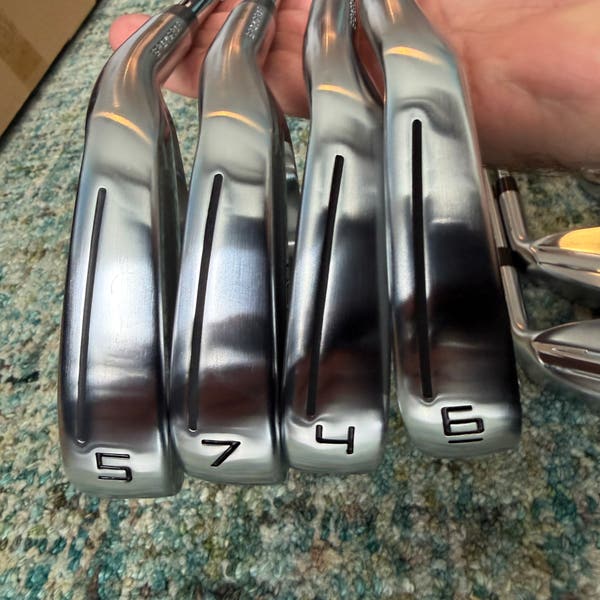 TaylorMade 2025 P790 Iron Set 4-PW – Modus3 Tour 105 Stiff – Mint