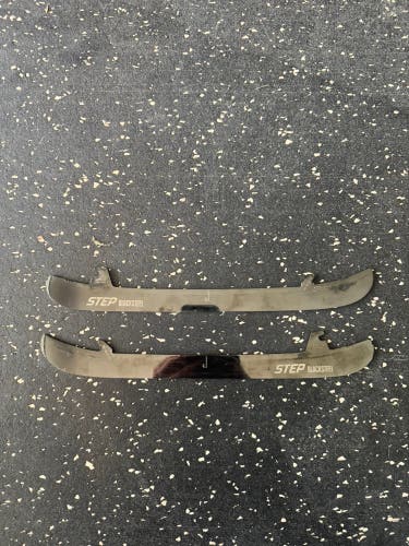 CCM Black Step Steel 271 mm (Used)