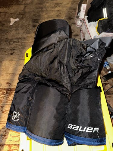 Senior Large Bauer Custom Pro Hockey Pants (Used)