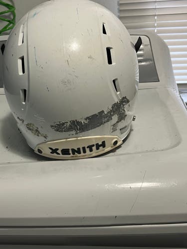 Youth Medium Xenith X2E+ Helmet (Used)