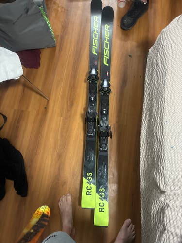 Fischer 165 cm Skis With Bindings (New)