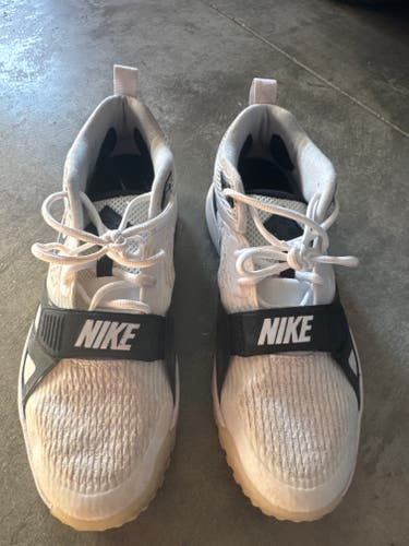 White Men's Size M 11.5 (W 12.5) Nike (Used)
