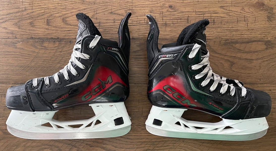 2025 CCM JetSpeed FT890 Hockey Skates Regular Width Size 1.5 (Used)