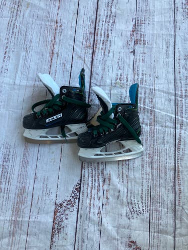 Youth Bauer X-LP Hockey Skates Regular Width 11 (Used)