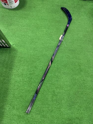 Intermediate Custom Hockey Sticks Hyperion Right Handed P28 65 Flex (Used)