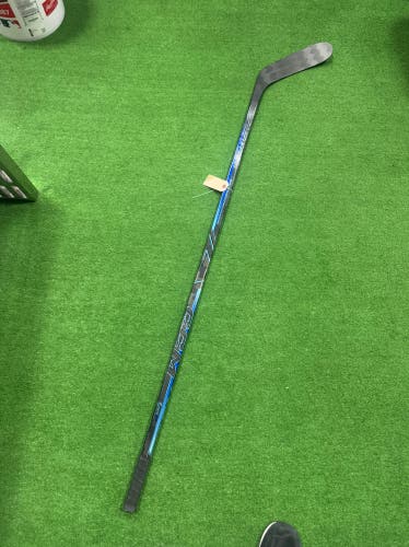 Intermediate CCM Vizion Hockey Stick Right Handed P28 65 Flex (Used)
