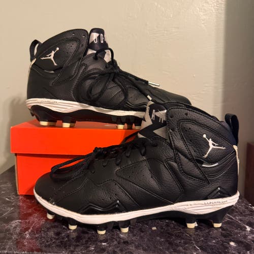Men's Size M 9.5 Jordan 7 cleats