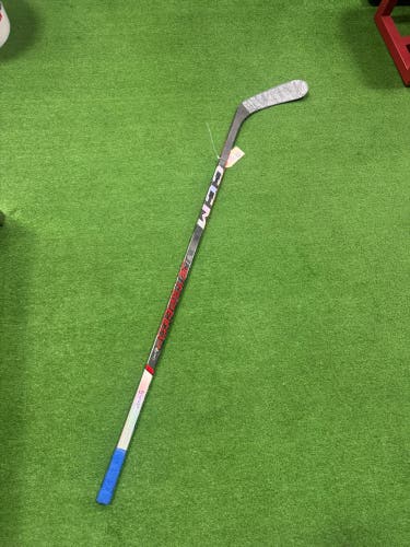 Junior CCM JetSpeed FT6 Pro Hockey Stick Right Handed P88 40 Flex (Used)