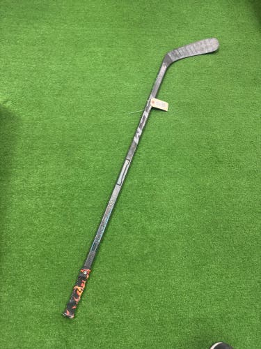 Junior CCM Ribcor Trigger 6 Pro Hockey Stick Right Handed P29 40 Flex (Used)