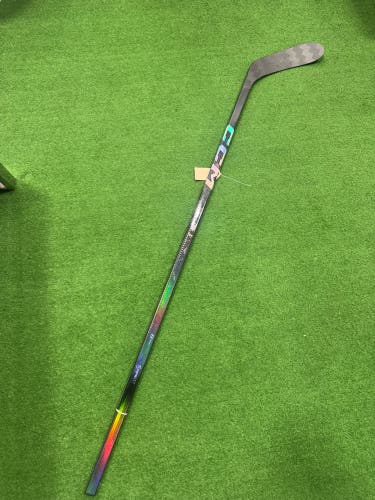 Junior CCM JetSpeed FT8 Pro Hockey Stick Right Handed P28+1/4 50 Flex (Used)