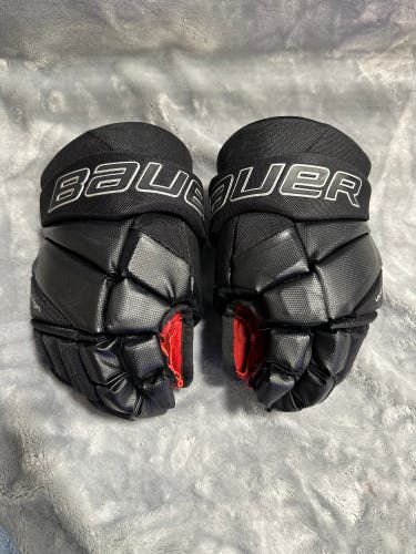 Black Junior Bauer Vapor 3X Gloves 12" (Used)