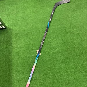 Intermediate Bauer Nexus Tracer Hockey Stick Right Handed P92 65 Flex (Used)