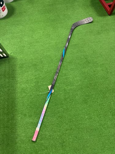 Intermediate Bauer Nexus Tracer Hockey Stick Right Handed P92 65 Flex (Used)