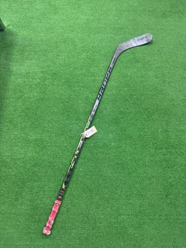 Junior Bauer AG5NT Hockey Stick Right Handed P28 40 Flex (Used)