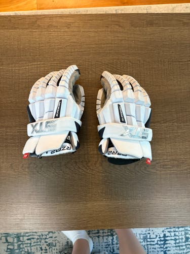 STX Surgeon RZR2 Lacrosse Gloves (Used)