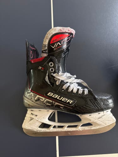 2021 Bauer Vapor 3X Hockey Skates Regular Width Size 6.5 (Used)