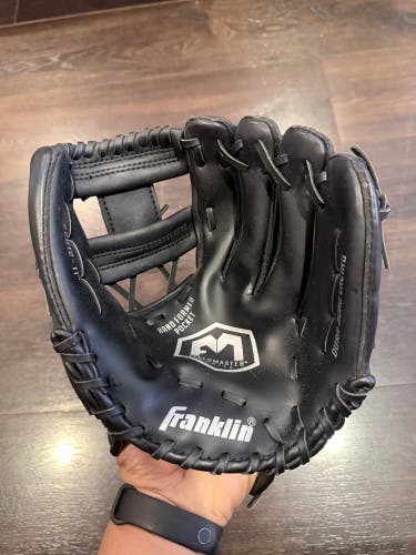 Like New - Franklin RH Baseball Glove 11" (Used)
