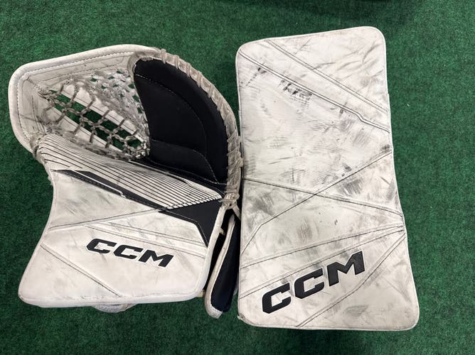 White & Black Intermediate CCM Axis 2.9 Goalie Glove & Blocker Set Regular (Used)