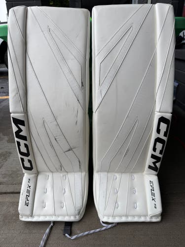 CCM EFlex 7.5 Goalie Leg Pads | 34+1" Senior