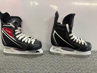 Used Ccm Intruder Junior Hockey Skate Junior 01 11858-s000070378