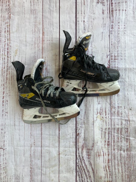 Junior Bauer Supreme 3S Pro Hockey Skates Extra Wide Width Size 2 (Used)