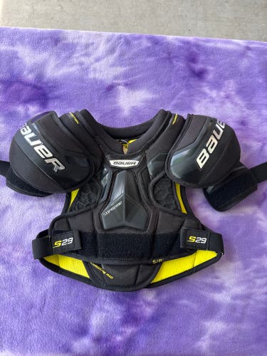 Small Junior Bauer Supreme S29 Shoulder Pads (Used)