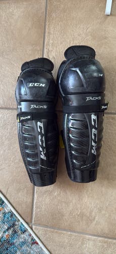 Junior CCM Tacks 9550 12" Shin Pads (Used)