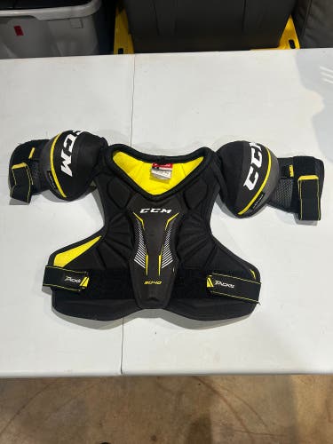 Small Junior CCM Tacks Shoulder Pads (Used)