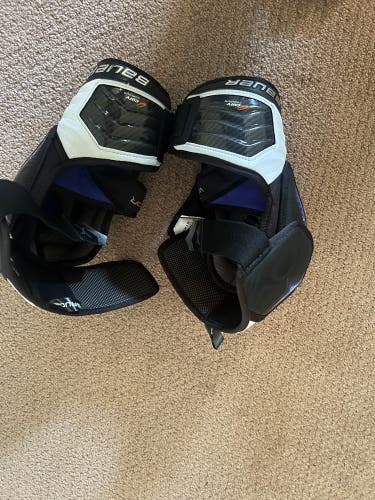 Senior Medium Bauer Vapor Hyperlite Elbow Pads Pro Stock (New)