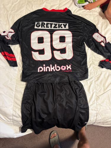 Wayne Gretzky Las Vegas desert dogs jersey