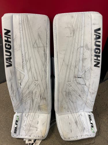 White 29+2" Intermediate Vaughn SLR4 Goalie Leg Pads (Used)