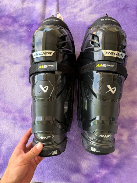 Intermediate Bauer Supreme M5 Pro Shin Pads 13" (like new)