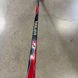 Senior Bauer Vapor Flylite Hockey Stick Right Handed P92 77 Flex (Used)