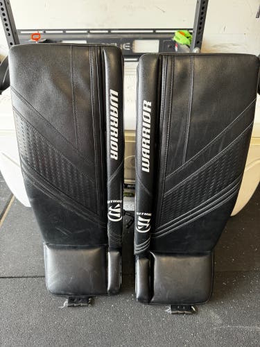 31" Warrior Ritual G6 E+ Goalie Leg Pads (Used)