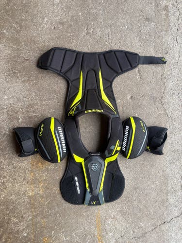 Men's Large Junior Warrior ALPHA LX 30 Shoulder Pads (Used)