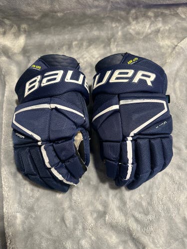 Blue Senior Bauer Vapor Hyperlite Gloves 13" (Used)