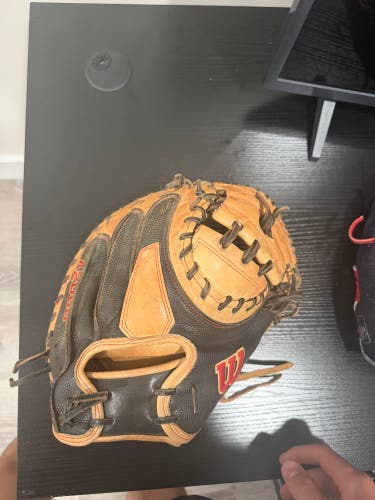 Wilson A2000 RH Catcher's Glove 33.5" (Used)