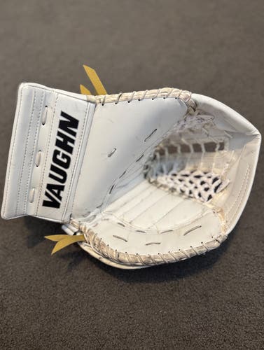 Vaughn XFP Pro Goalie Glove