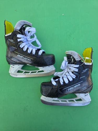 Youth Bauer Supreme M50 Pro Hockey Skates Regular Width 10.5