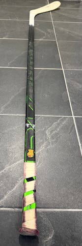 Intermediate Bauer Supreme ADV Right Handed Hockey Stick P28 55 Flex (Used)