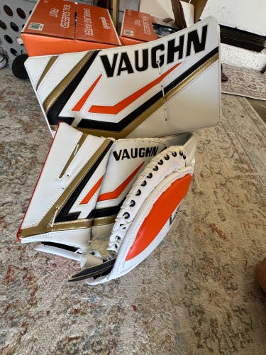 Vaughn Velocity V9 Carbon Pro Regular Pro Stock (New)