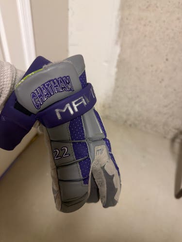Chatham Maverik M6 Lacrosse Gloves (Used)