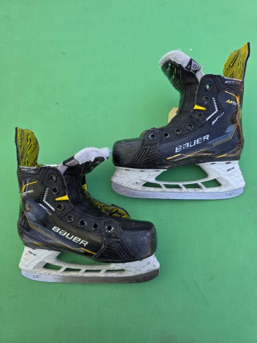 Youth Bauer Supreme M5 Pro Hockey Skates Regular Width 13Y