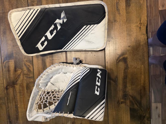 CCM YTFLEX Regular glove and blocker (Used)