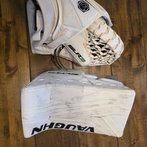 Vaughn SLR3 Regular glove and blocker (Used)